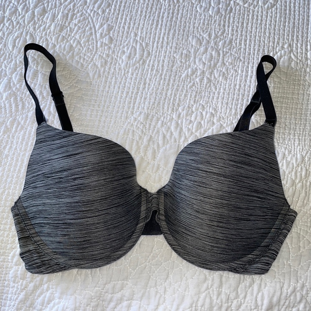 ✨2/$50 or 3/$60✨Victoria’s Secret Uplift SemiDemi Bra